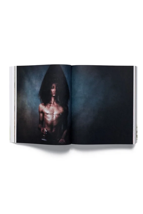Acne Paper NUMMER 18 | House of Acne Paper