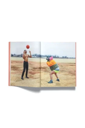 Acne Paper nummer 21 | Autoportrait