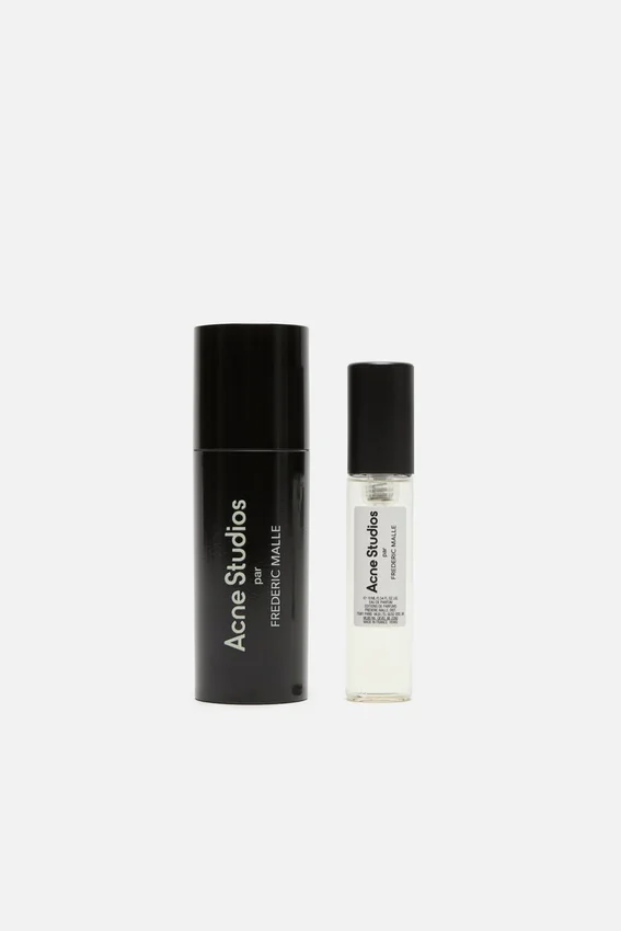 Acne Studios par Frédéric Malle av Suzy Le Helley – reseset