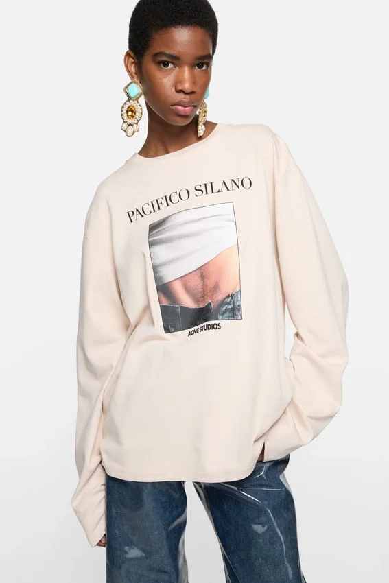 Avslappnad T-shirt med tryck