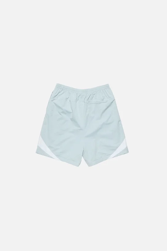 Avslappnade tekniska shorts