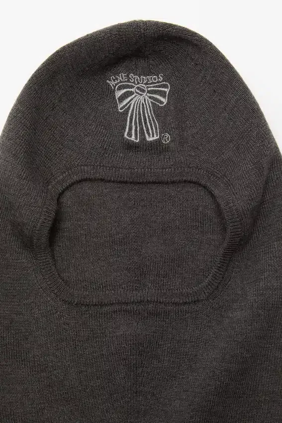 Balaklava med logotyp i ull