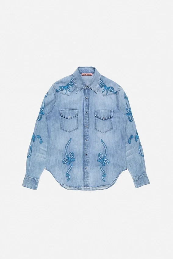 Broderad denimskjorta