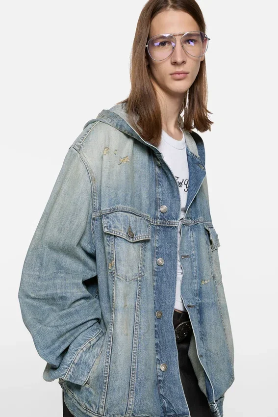 Denimjacka med huva