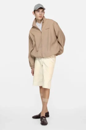 Denimshorts med slitna detaljer