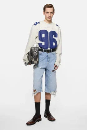 Denimshorts med slitna detaljer