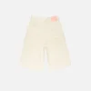 Denimshorts med slitna detaljer