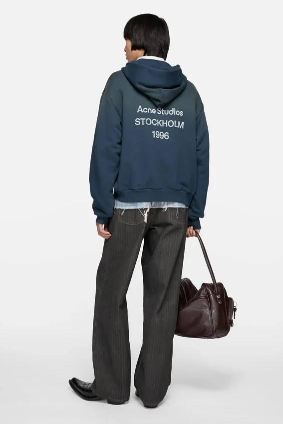 Fleece-hoodie med logotyp