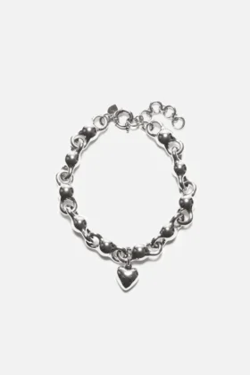 Halsband med hjärtberlock