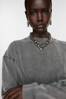 Halsband med hjärtberlock