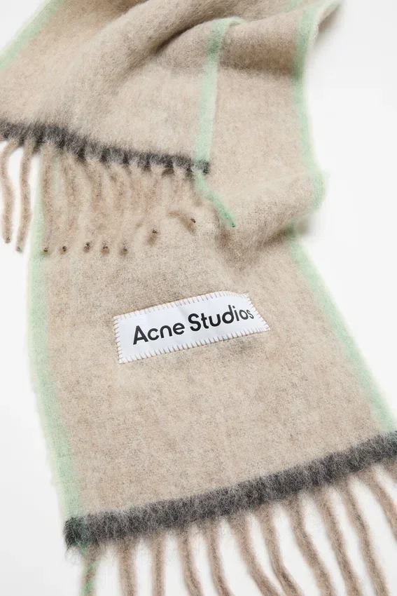 Halsduk i ull och mohair – smal