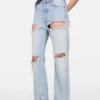 Jeans i regular fit med slitna detaljer – 2010F
