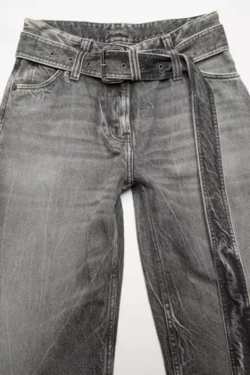 Jeans med bälte – avslappnad passform