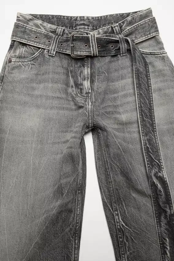 Jeans med bälte – avslappnad passform
