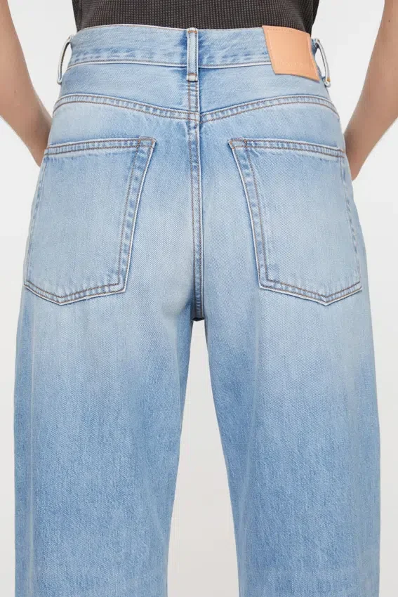 Jeans med normal passform – 2022F