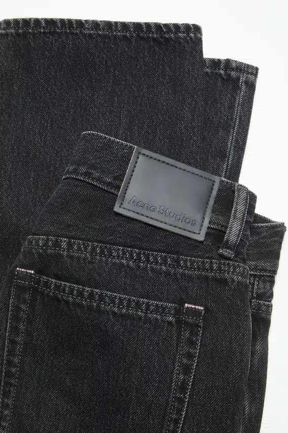 Jeans med normal passform – 2022F
