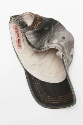 Keps i tvättad denim