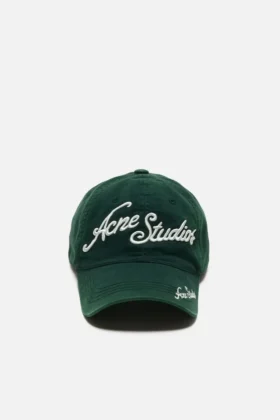 Keps med broderad logotyp