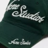 Keps med broderad logotyp