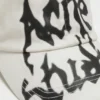 Keps med gotisk logotyp