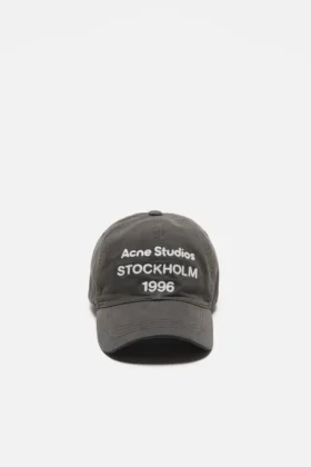 Keps med logotyp