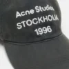 Keps med logotyp