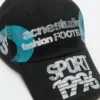 Keps med slitet logo