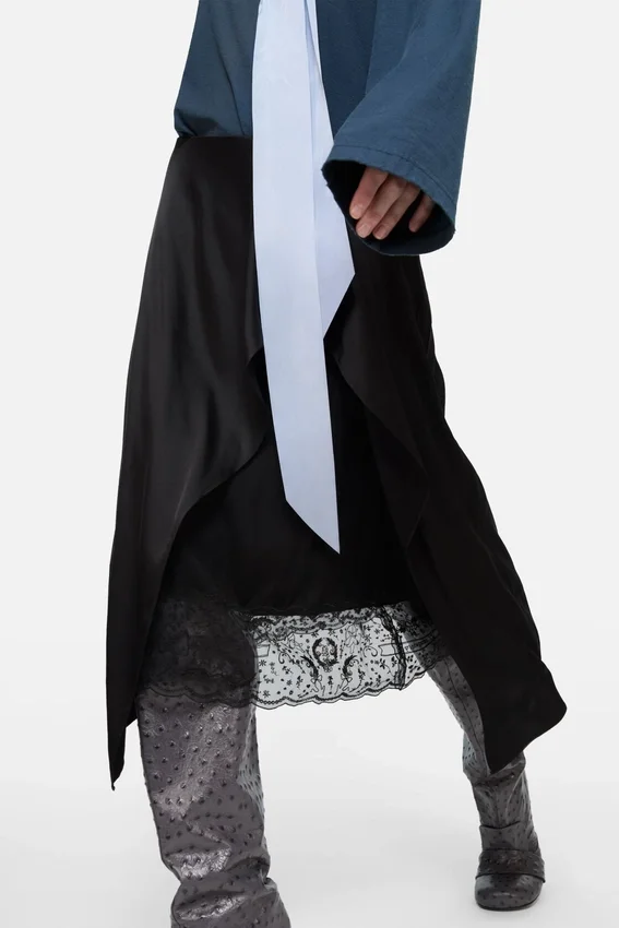 Lager-på-lager-kjol i satin