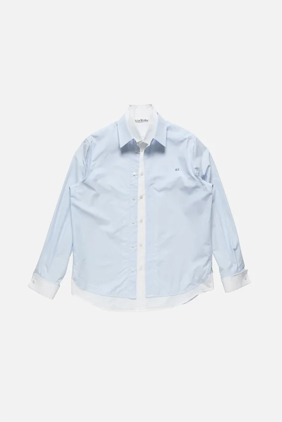 Lager-på-lager-skjorta i poplin med knappar