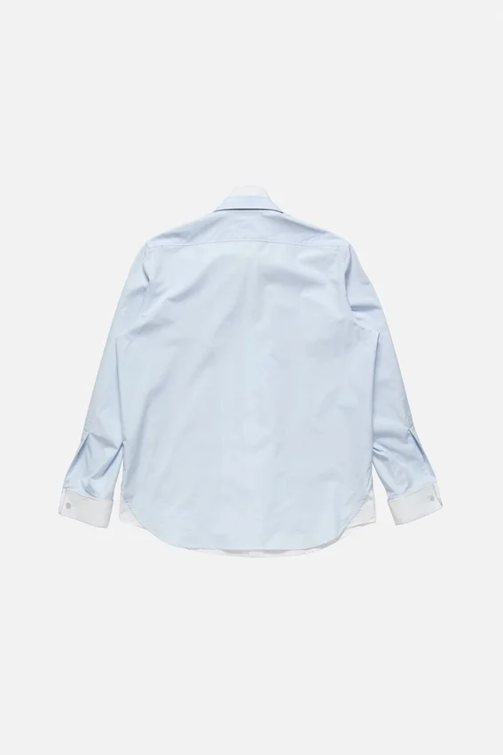 Lager-på-lager-skjorta i poplin med knappar