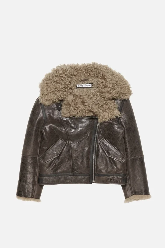 Läderjacka i shearling