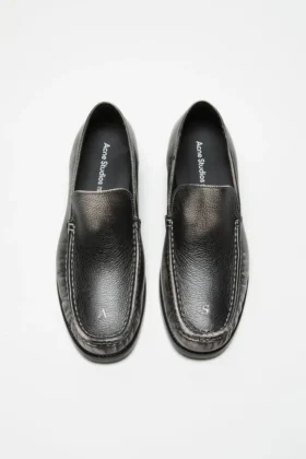Loafers i målat läder