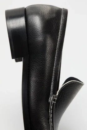Loafers i målat läder