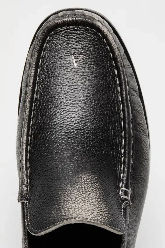 Loafers i målat läder