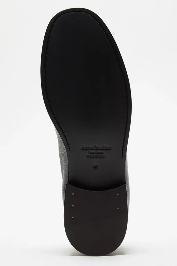 Loafers i målat läder