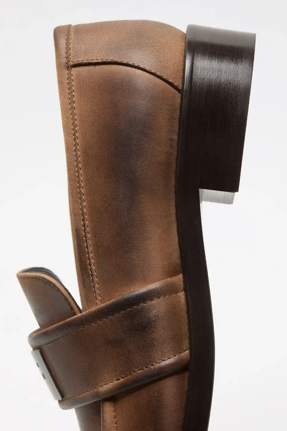 Loafers i vintage-läder