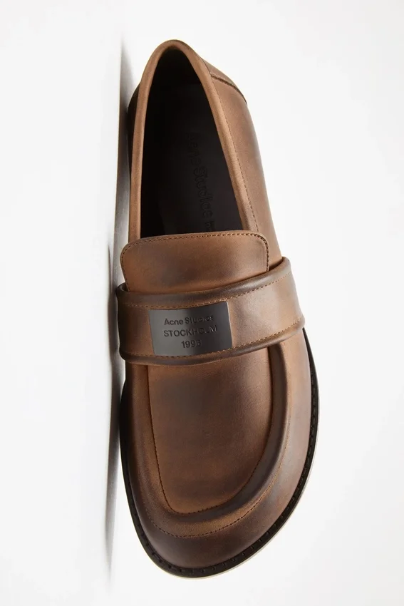 Loafers i vintage-läder