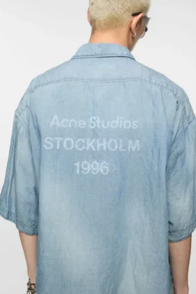 Logostämpel på skjortan