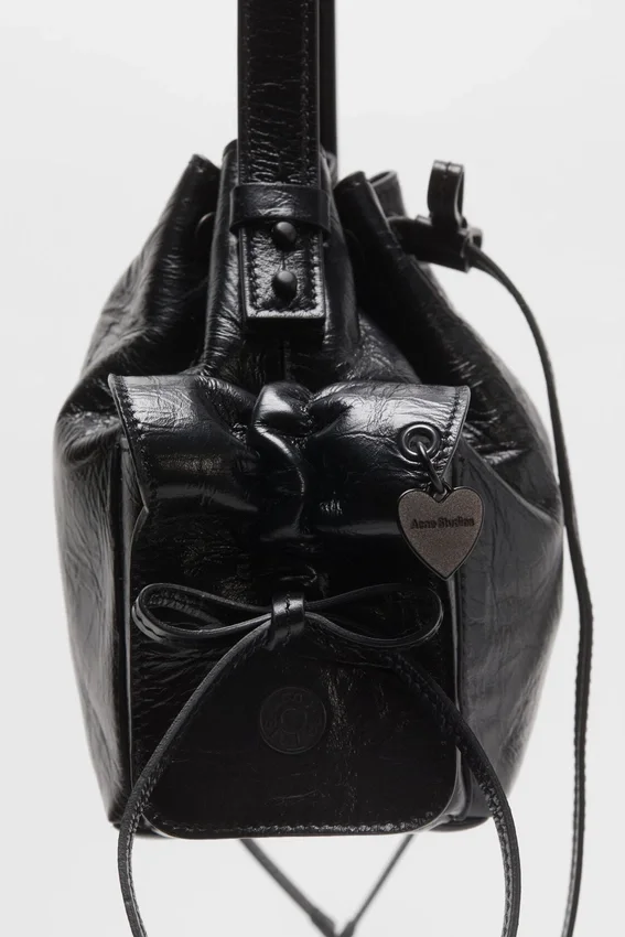 Multipocket Mini Bucket-väska