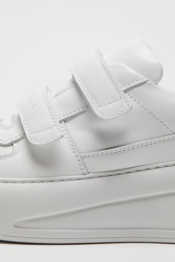Plattformsneakers med kardborreband