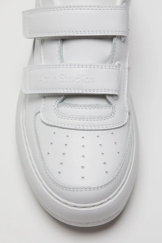 Plattformsneakers med kardborreband