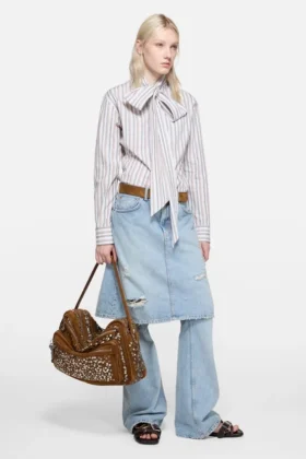 Randig blus med halsduk