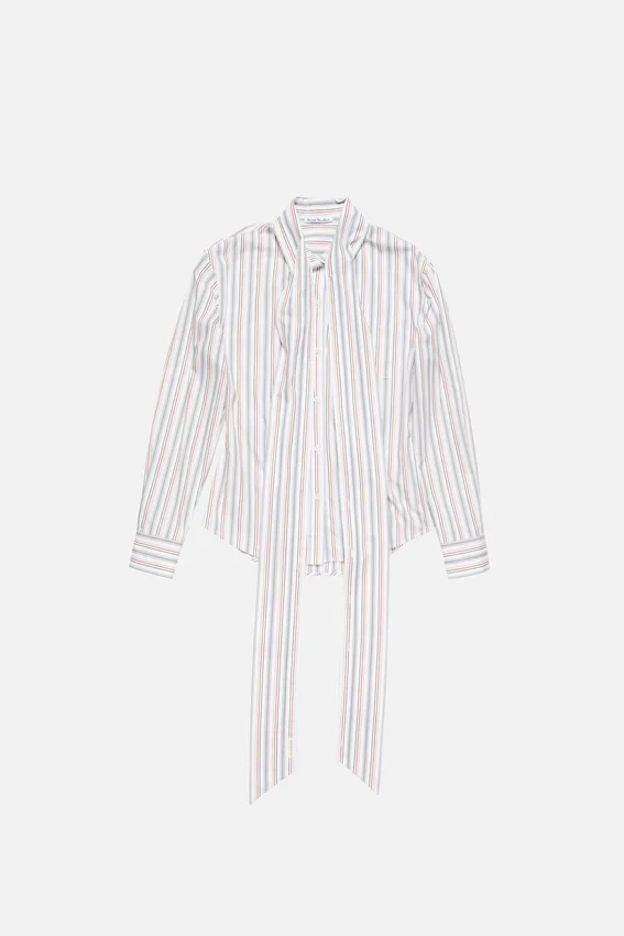 Randig blus med halsduk