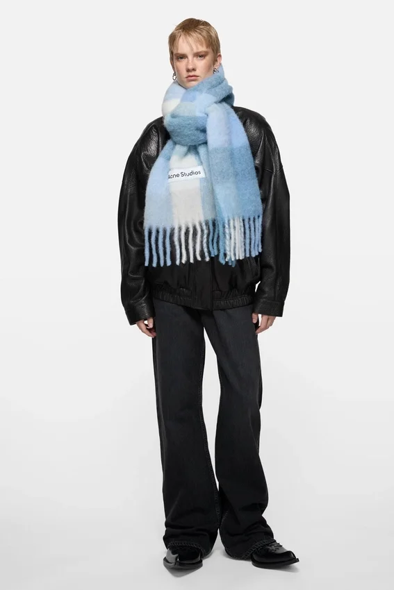 Rutig halsduk i mohair