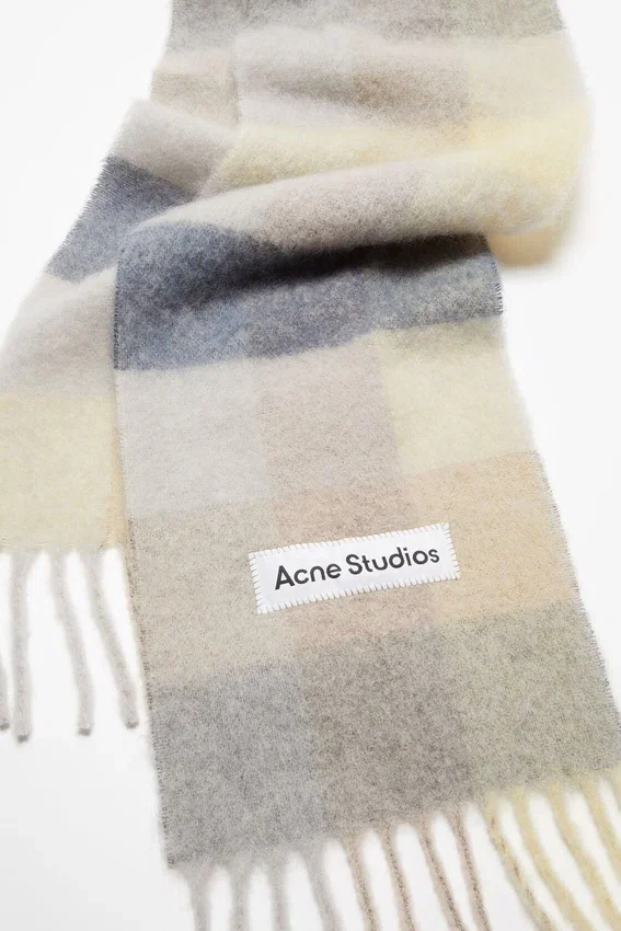 Rutig halsduk i mohair
