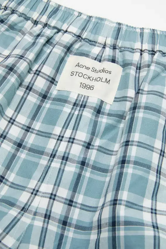 Rynkade rutiga shorts