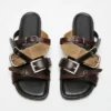 Sandaler med läderremmar