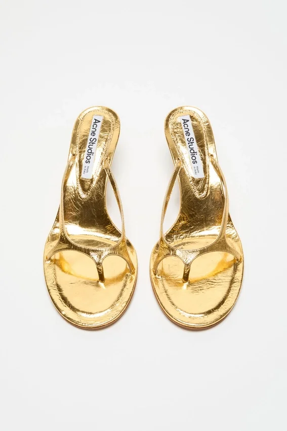 Sandaler med låg klack