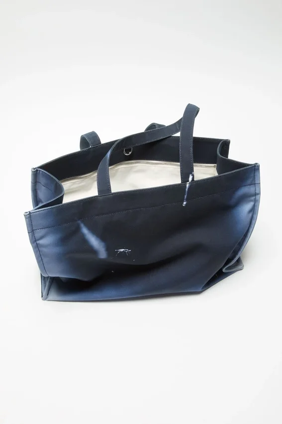 Shoppingtote med spraylogotyp