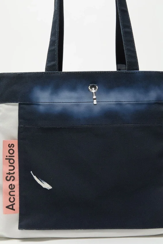 Shoppingtote med spraylogotyp